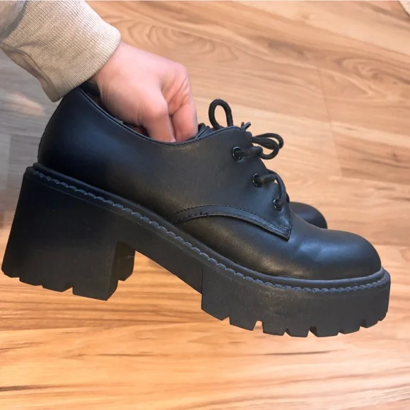 Madden Girl Black Platform Shoes - Picture 8 of 8